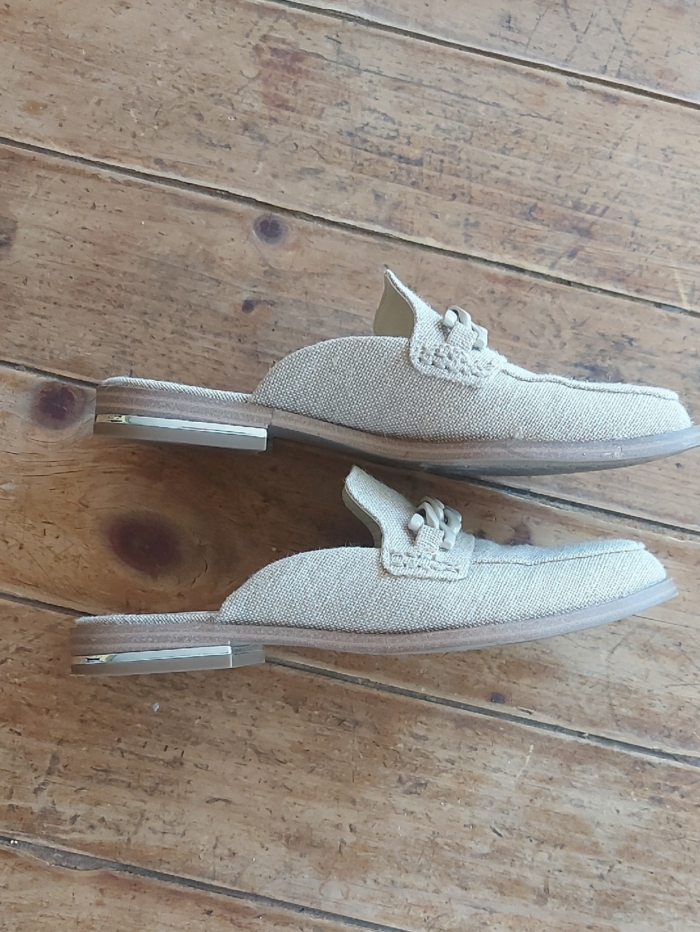 Dolce Vita Natural Beige Chain-Trim Slip-On Mules - Picture 5 of 7